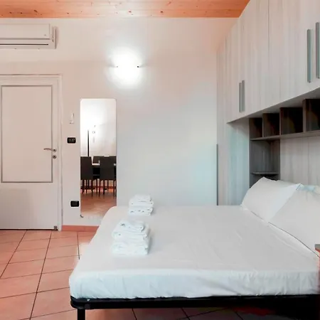Italianway - Castello 3 * مونزا